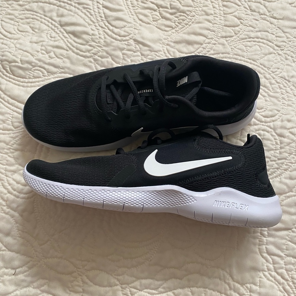 Nike Flex Sneakers